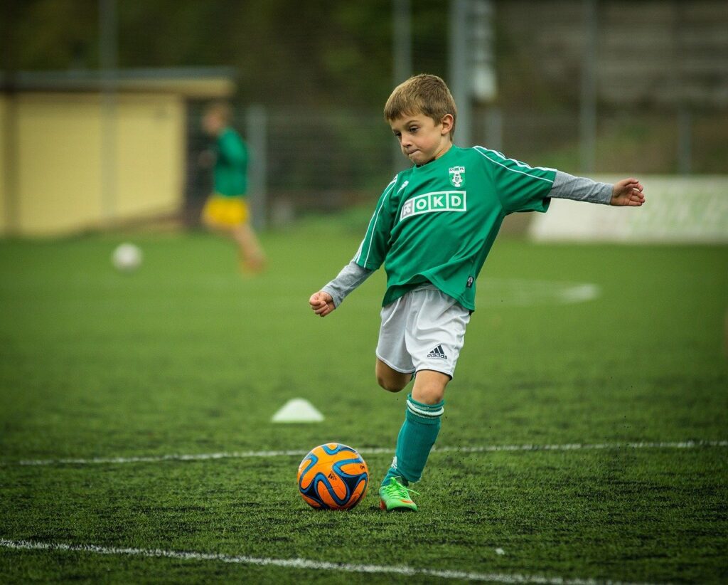 child, soccer, playing-613199.jpg